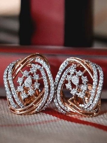 Squarish Rose Gold Diamond Eartops