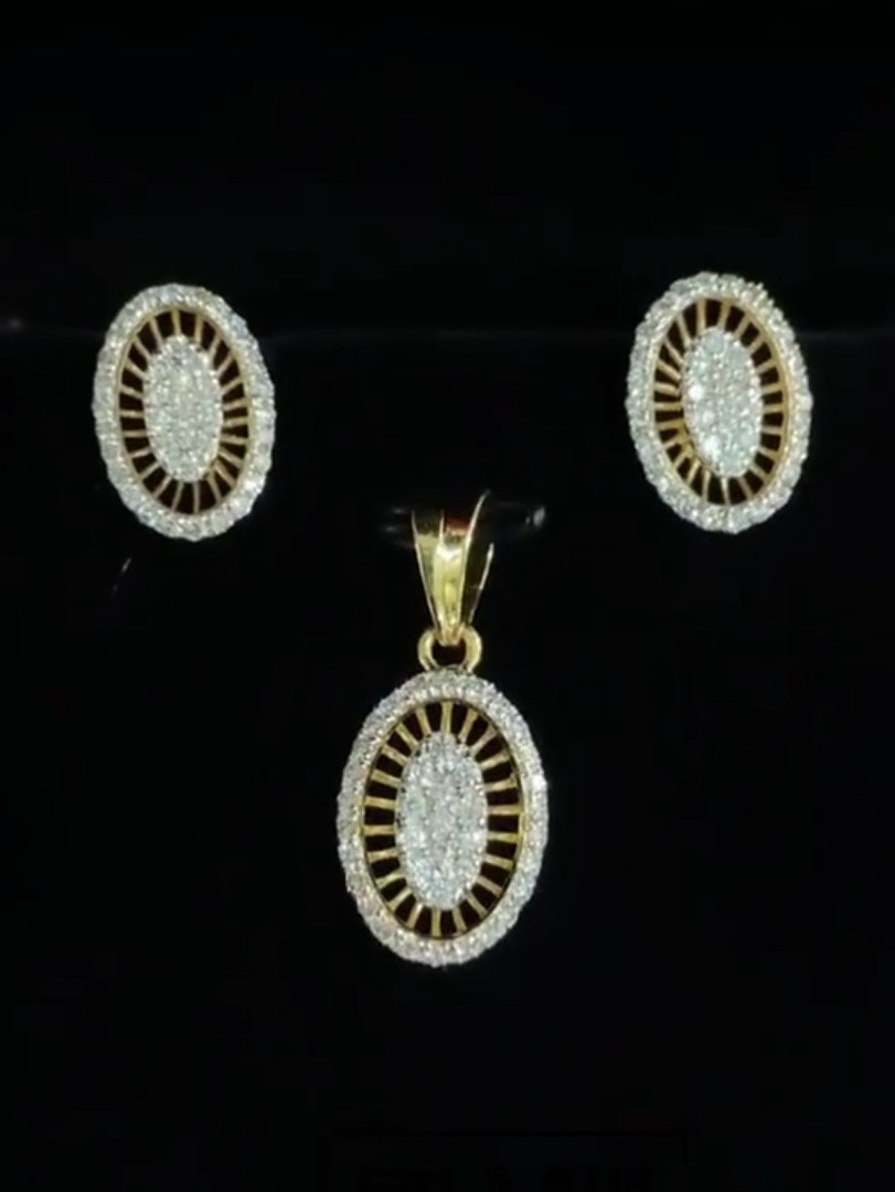 Elegant Glamour Pendant set