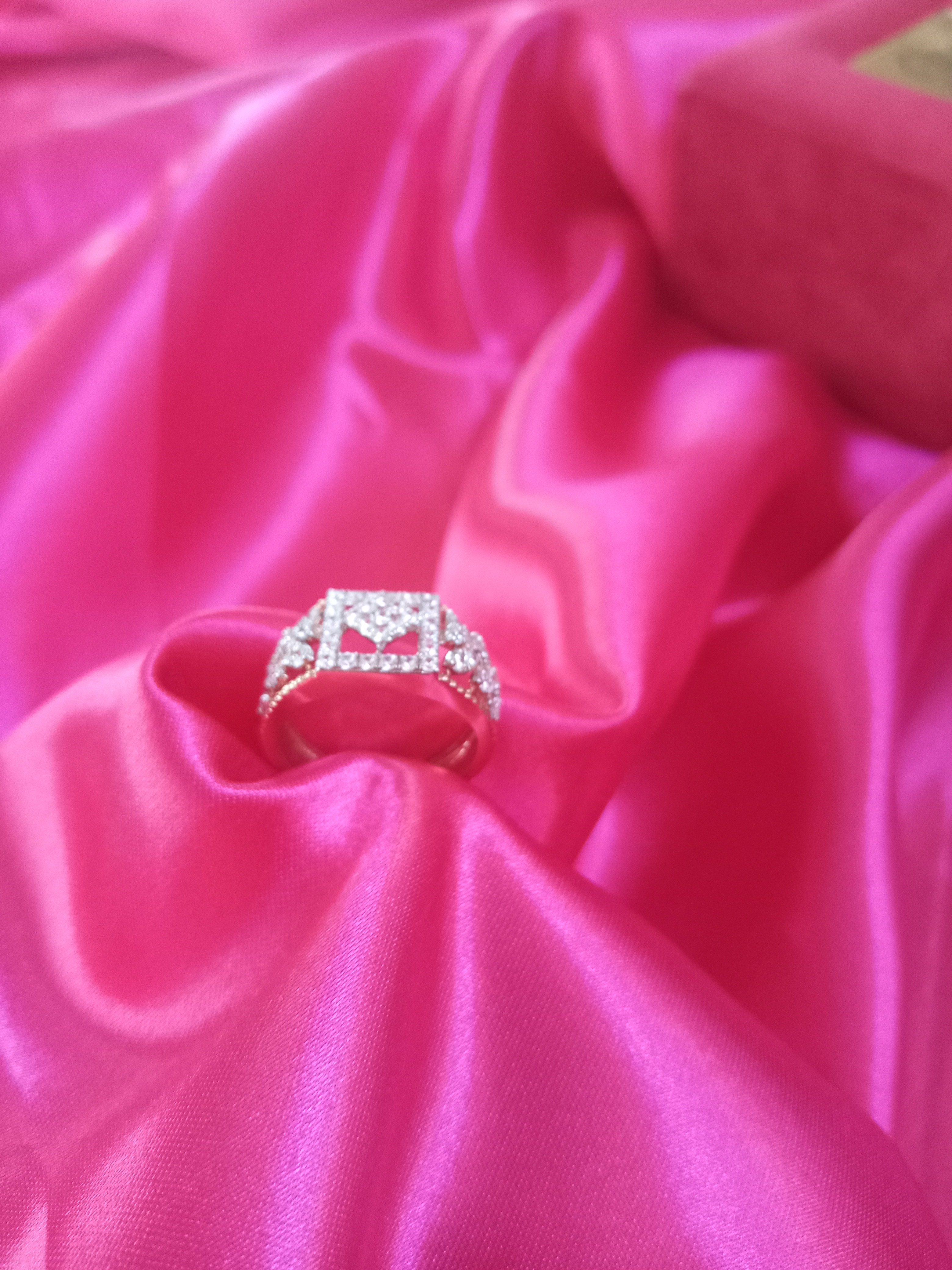 Captivating Symmetry Ring