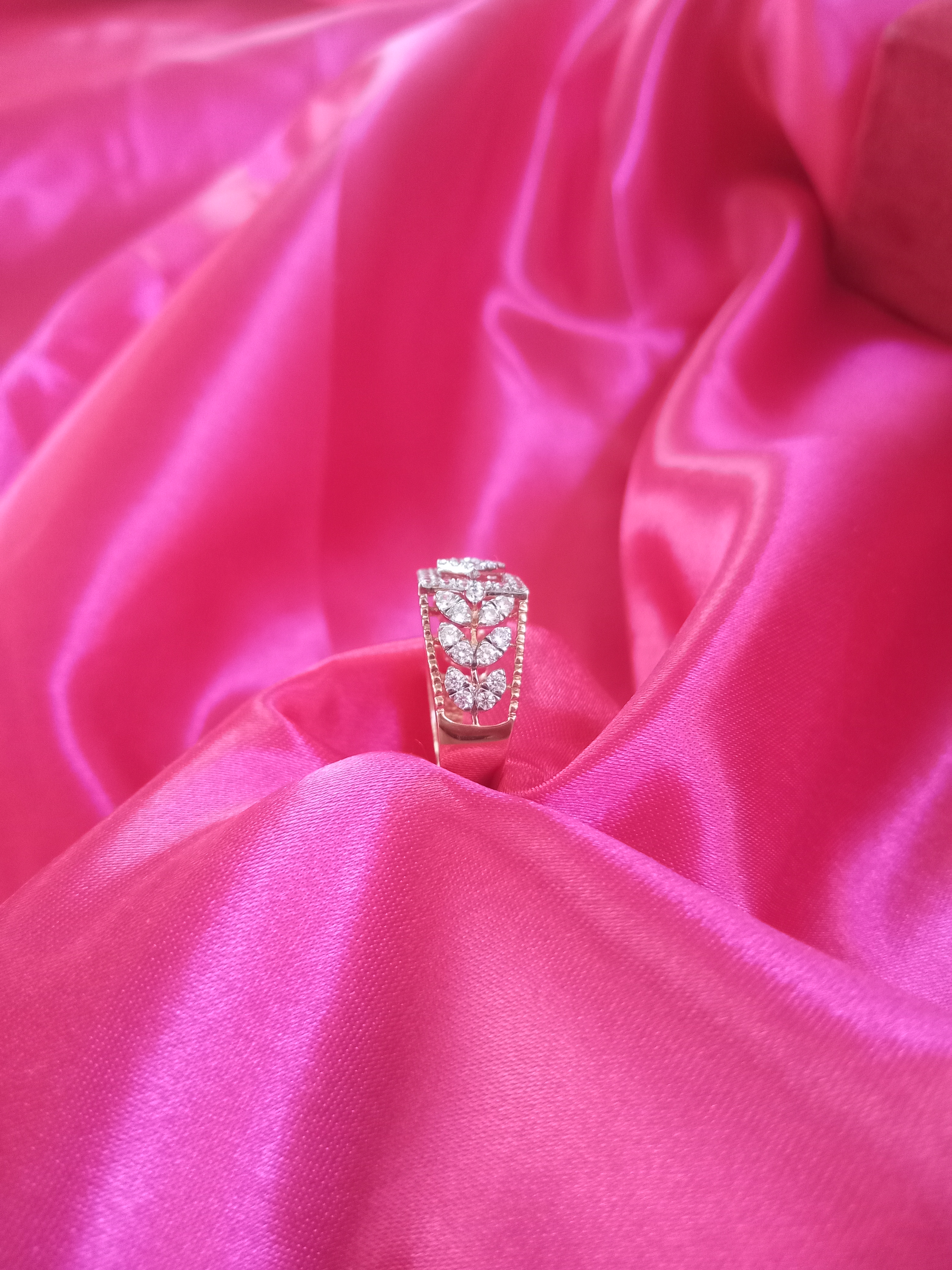 Captivating Symmetry Ring